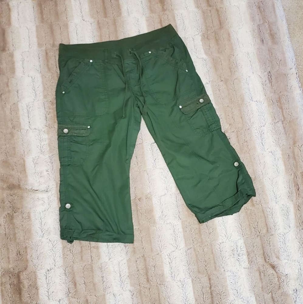 JUSTICE OLIVE GREEN CAPRIS..SIZE 16.5 KIDS/JUNIORS